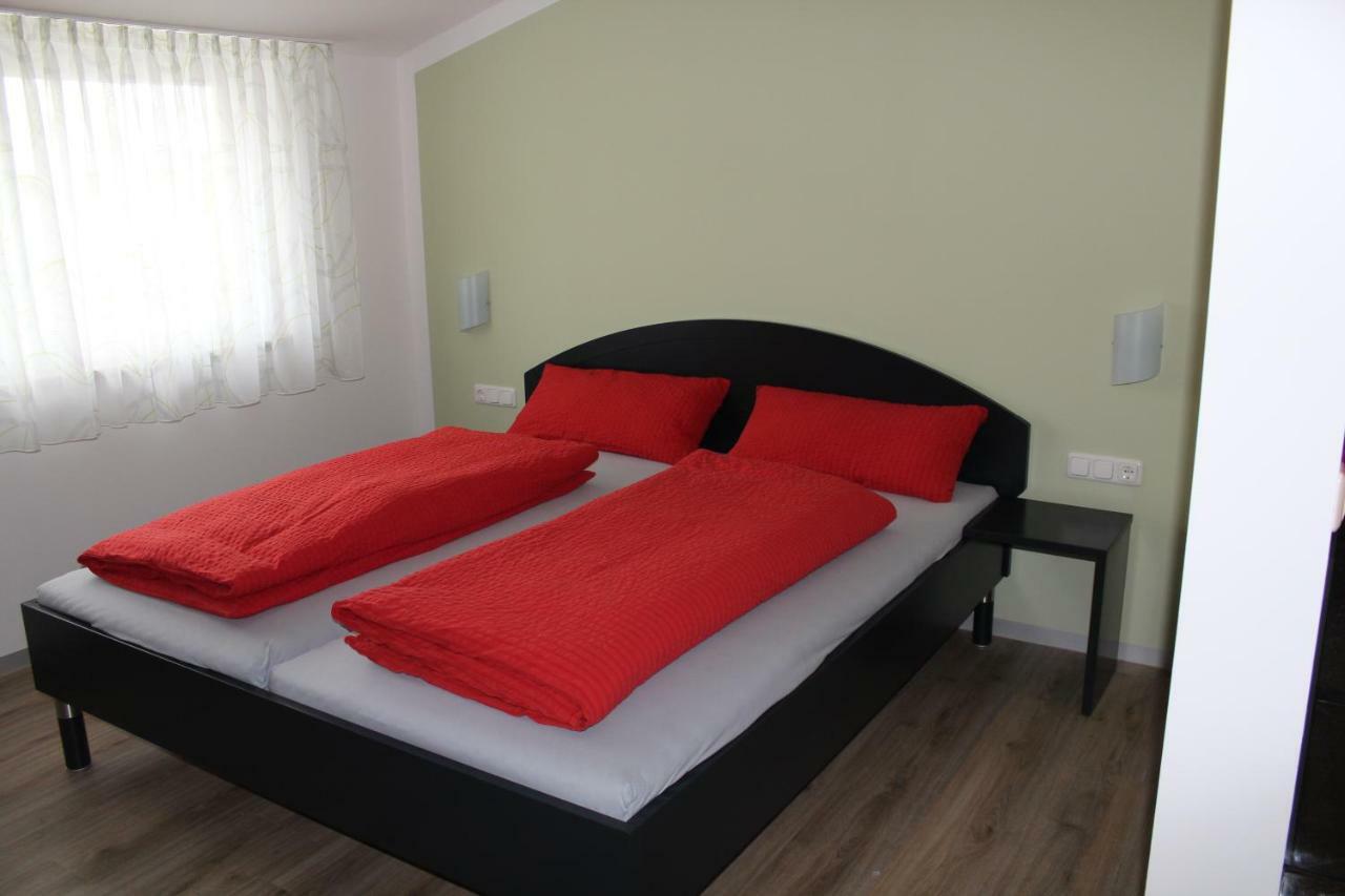 Helmers Gaestehaus Gempfing Экстерьер фото