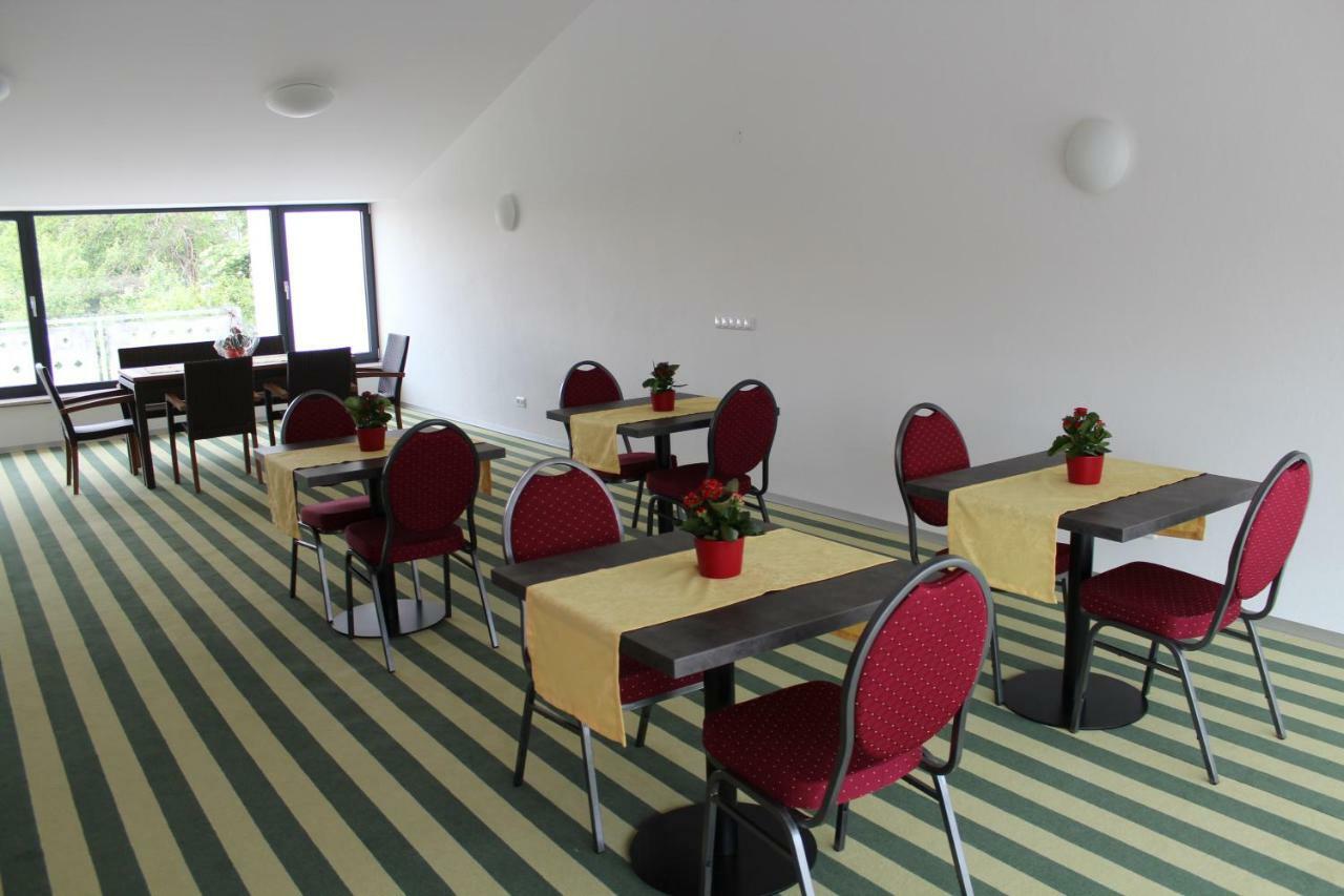 Helmers Gaestehaus Gempfing Экстерьер фото