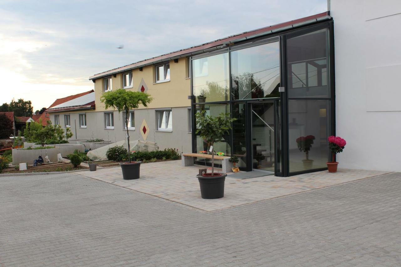 Helmers Gaestehaus Gempfing Экстерьер фото
