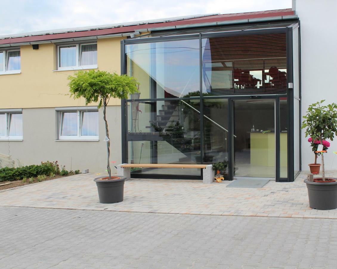 Helmers Gaestehaus Gempfing Экстерьер фото